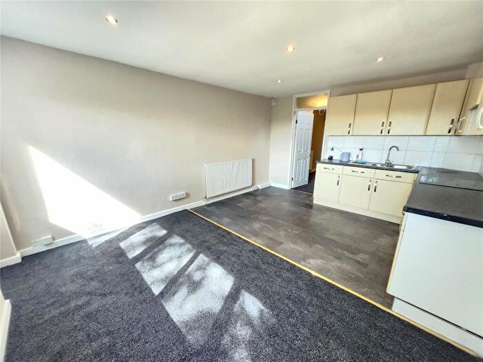 3 Bedroom Town House For Sale In Balfour, Tamworth, Staffordshire, B79
