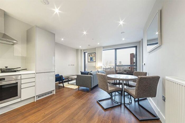 1 Bedroom Flat To Rent In Avalon Point, Blackwall, London, E14