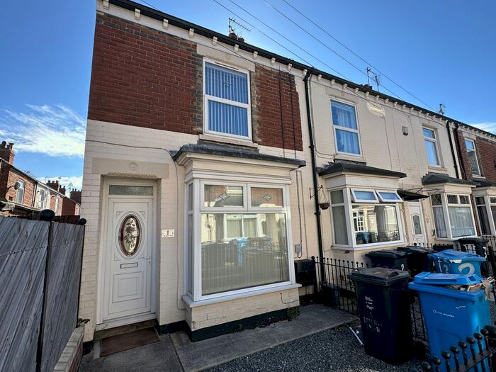 2 Bedroom End Of Terrace House To Rent In Meadow Vale, Estcourt Street, HU9