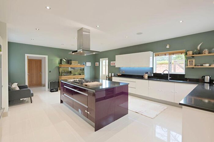 4 Bedroom Detached House For Sale In Clifton House Gardens, Clifton, SG17