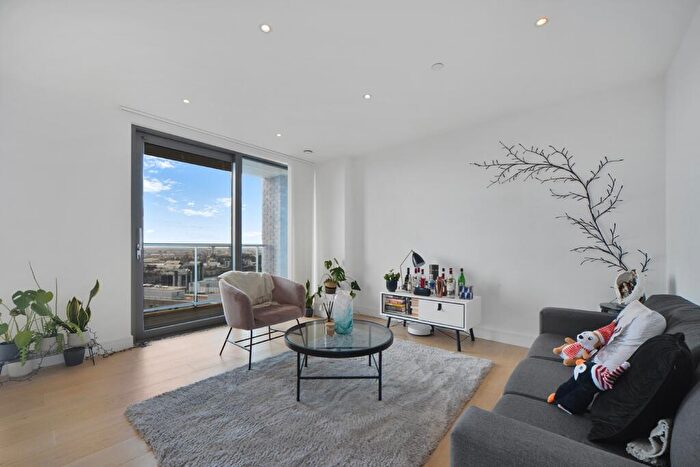 2 Bedroom Flat To Rent In Heritage Tower, East Ferry Road, E14