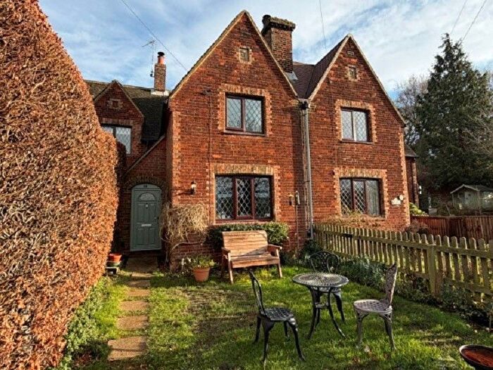 2 Bedroom Cottage For Sale In Sandhill Close, Millbrook, Bedford, Bedfordshire., MK45