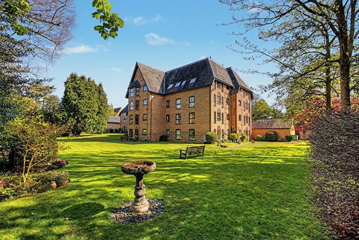 1 Bedroom Flat For Sale In Inglewood, St. Margarets Road, WA14
