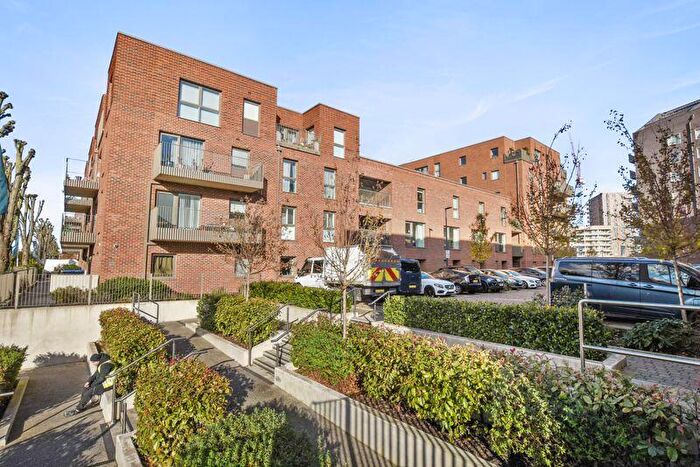 3 Bedroom Flat For Sale In Harrow View, Harrow, HA1