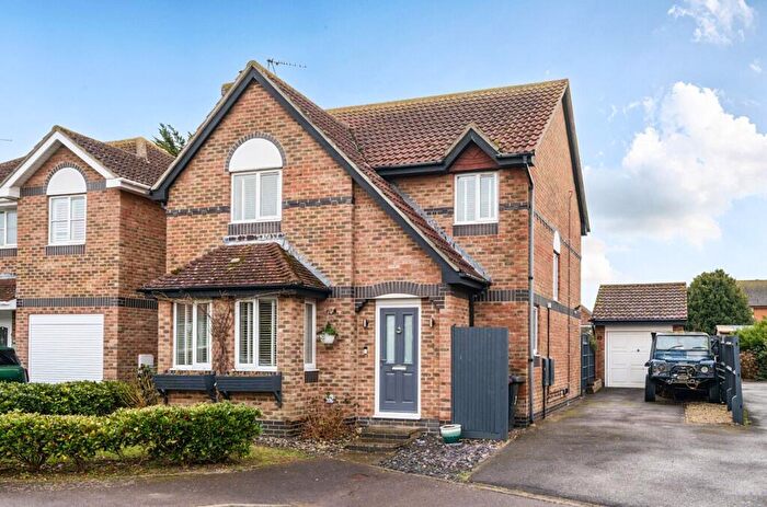 4 Bedroom Detached House For Sale In Wilton Close, Bracklesham Bay, PO20