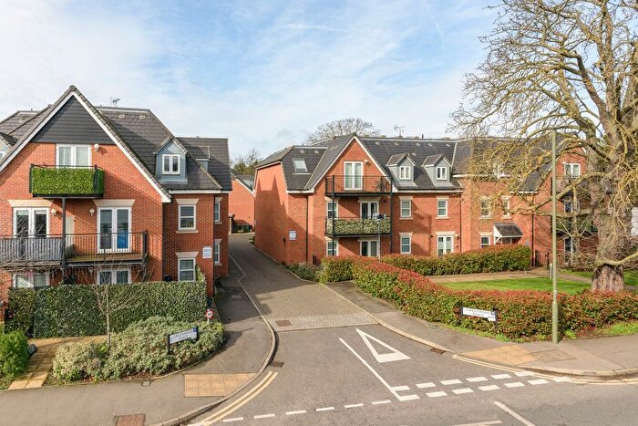 2 Bedroom Flat For Sale In Greenwood Place, Hersham, Walton-On-Thames, KT12