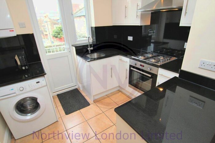1 Bedroom Flat To Rent In Moray Road, Finsbury Park, N4