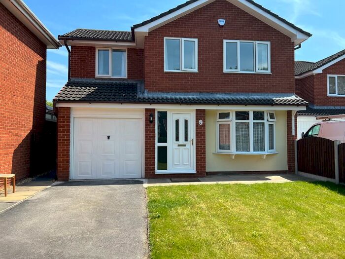 4 Bedroom Detached House To Rent In Fernleigh, Leyland, Lancashire, PR26