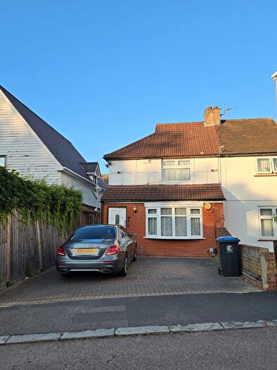 3 Bedroom Semi-Detached House For Sale In Forest Avenue, Chigwell, IG7