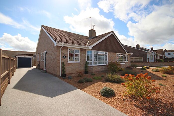 2 Bedroom Semi-detached Bungalow For Sale In Burcot Gardens, Maidenhead, SL6