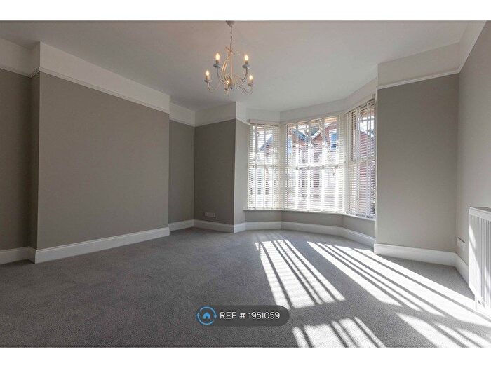 1 Bedroom Flat To Rent In Waverley Grove, Southsea, PO4