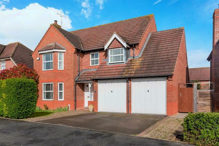 4 Bedroom Detached House For Sale In Hawthorn Way, Shipston-on-Stour, CV36