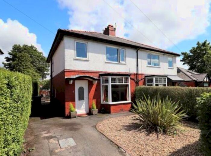 3 Bedroom Semi-Detached House To Rent In Bishopsway, Penwortham, Preston PR1