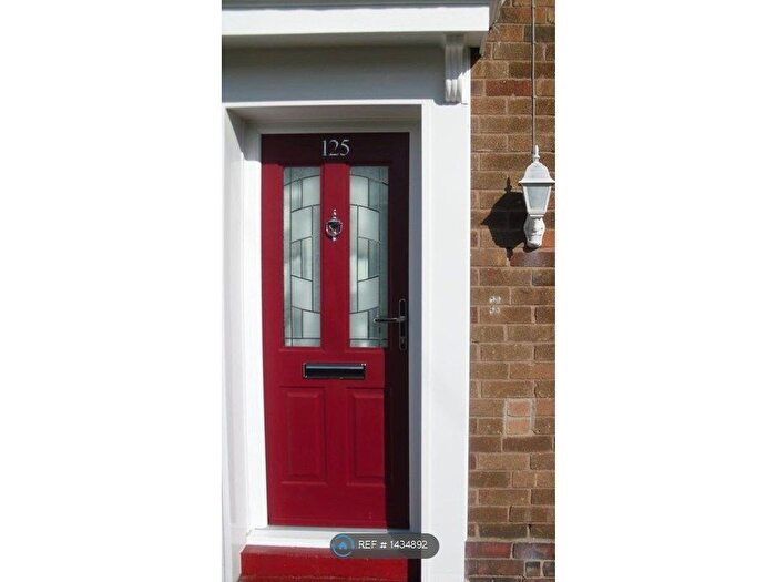 3 Bedroom Semi Detached House To Rent In Fernwood Crescent, Nottingham, NG8