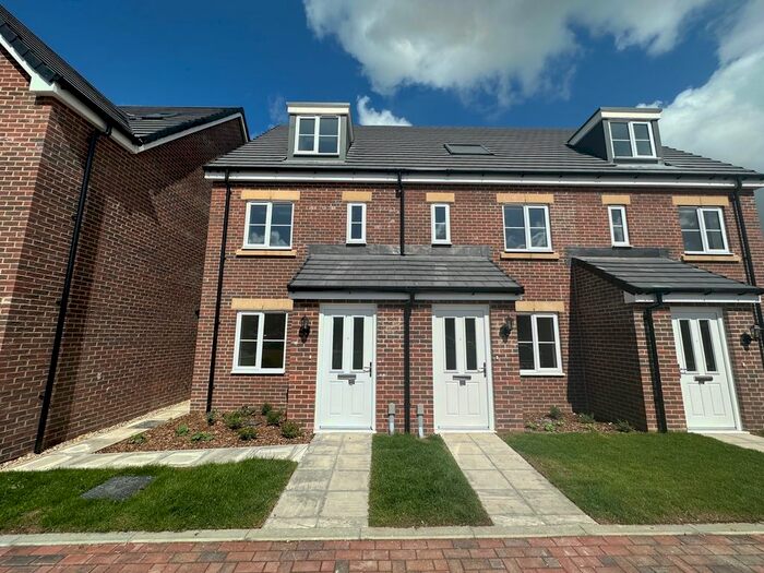 3 Bedroom End Of Terrace House To Rent In Whistler Road, Salisbury, SP2