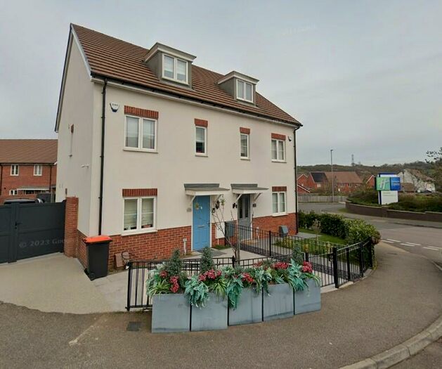 4 Bedroom House To Rent In London Road, Dunstable, LU6