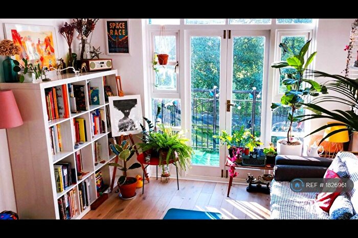 2 Bedroom Flat To Rent In Old Ford Road, London, E3