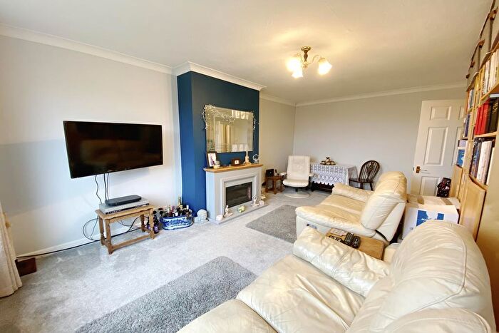 2 Bedroom Bungalow For Sale In Oakhurst Close, West Moors, Ferndown, Dorset, BH22