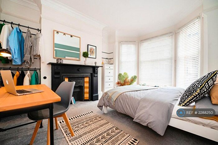 5 Bedroom Terraced House To Rent In Dulverton Road, Leicester, LE3