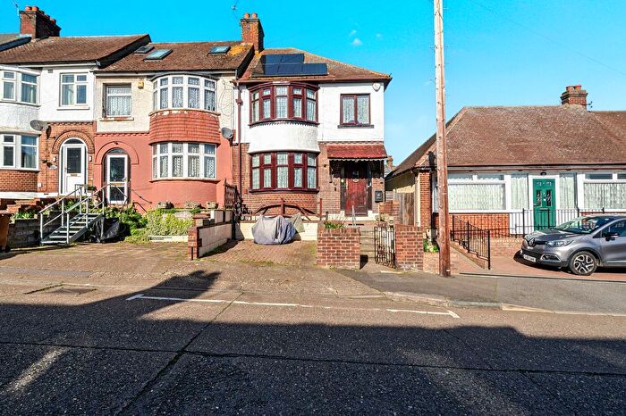 3 Bedroom Terraced House For Sale In Powlett Road, Rochester, Kent., ME2