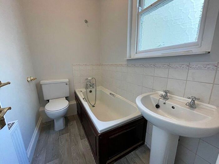 Flat To Rent In Berkeley Court, Kings Road, Brighton, BN1