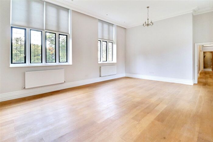 2 Bedroom Flat To Rent In Courtyard House, The Ridgeway, Mill Hill, London, NW7