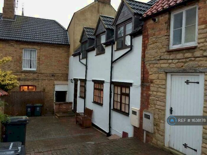 1 Bedroom Terraced House To Rent In High Street, Thrapston, NN14