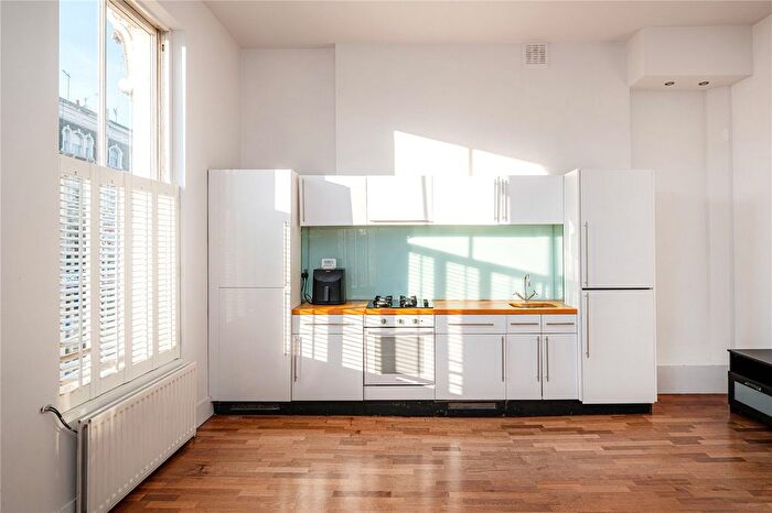 2 Bedroom Flat To Rent In Ladbroke Grove, Notting Hill, London, W10