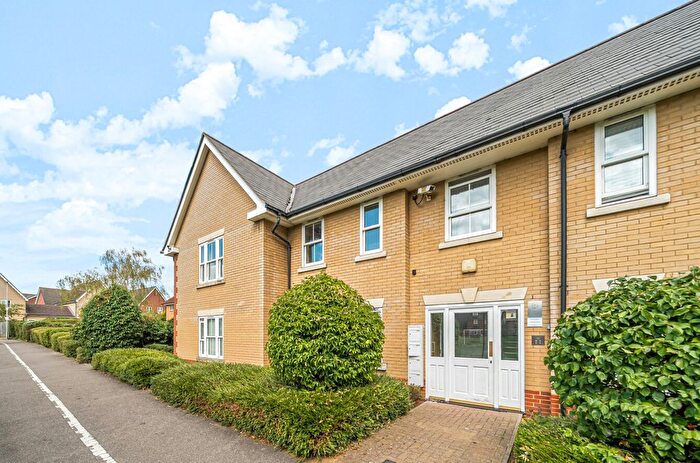 2 Bedroom Flat For Sale In Monarch Way, Ilford, IG2