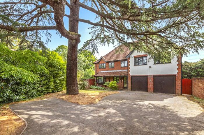 6 Bedroom Detached House For Sale In Long Drive, Burnham, Buckinghamshire, SL1