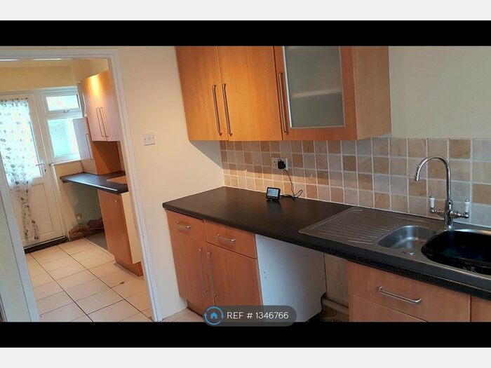 2 Bedroom Semi-Detached House To Rent In Aldermoor Road, Southampton, SO16