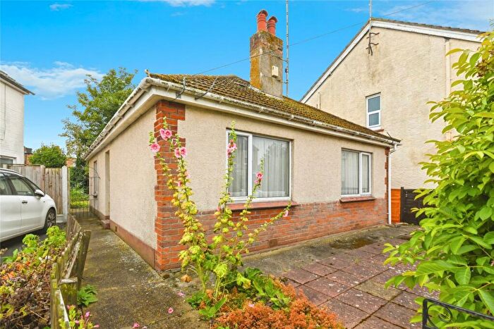 2 Bedroom Bungalow For Sale In Oxford Crescent, Clacton-on-Sea, Essex, CO15