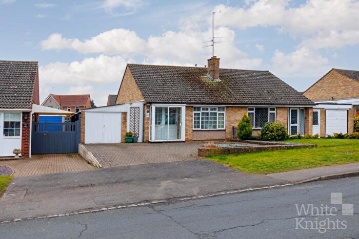 2 Bedroom Semi-Detached Bungalow For Sale In Fosters Lane, Woodley, Reading, Berkshire, RG5