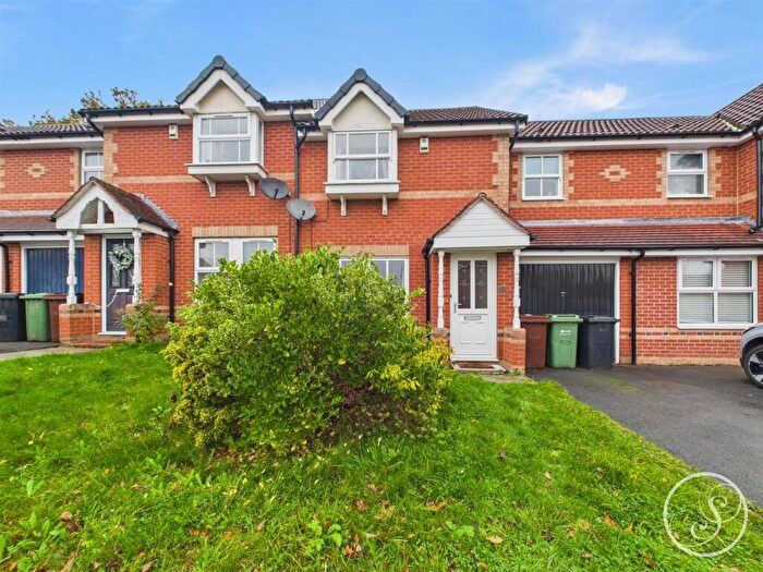 3 Bedroom Town House To Rent In Temple Row Close, Leeds, LS15