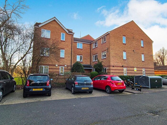 2 Bedroom Flat For Sale In Bream Close, London, N17