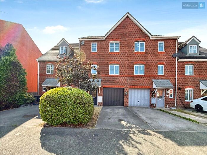 3 Bedroom Town House For Sale In Bateman Close, Crewe, Cheshire, CW1