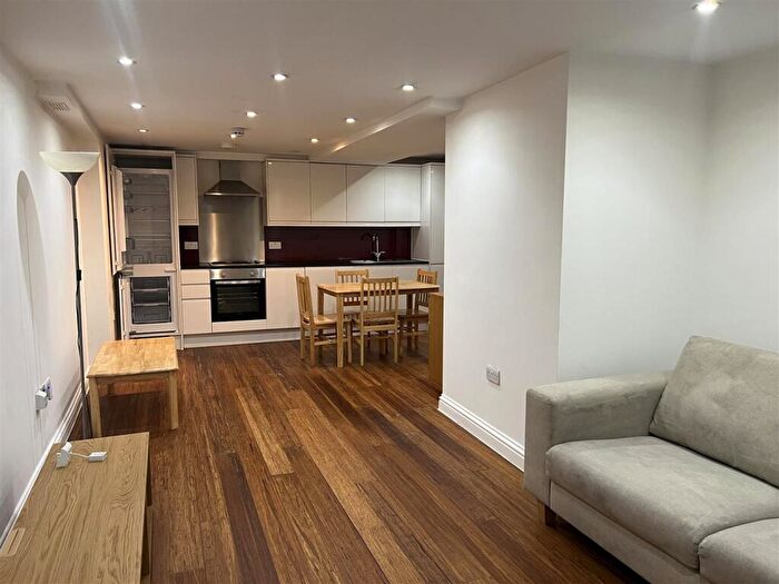 2 Bedroom Apartment To Rent In Bull Yard, London, SE15