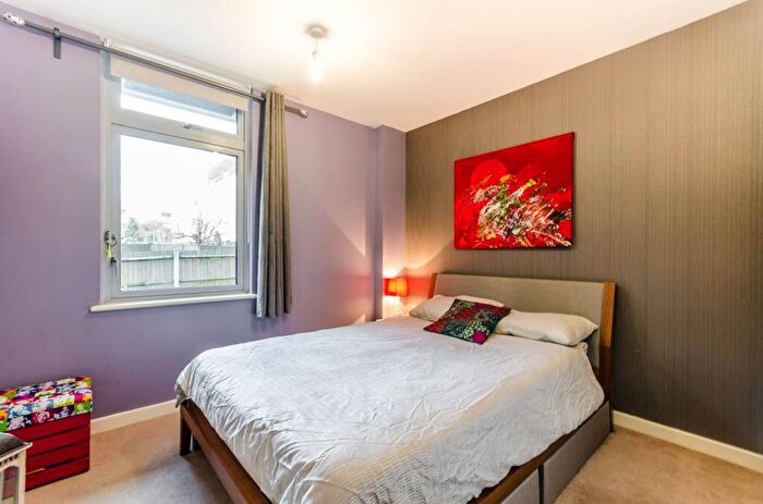 2 Bedroom Flat To Rent In Caspian Apartments, Limehouse, London, E14