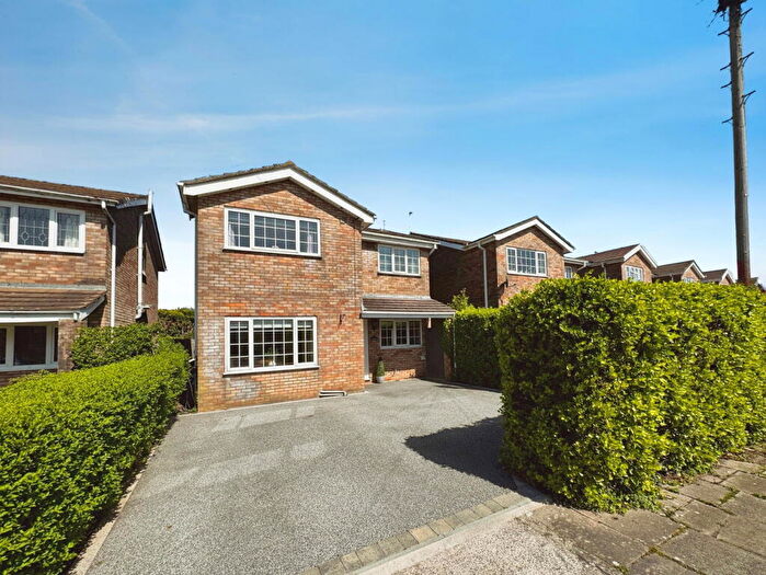 4 Bedroom Detached House For Sale In Waunlon, Newton, Porthcawl, CF36