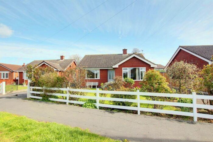 2 Bedroom Detached Bungalow For Sale In Marine Avenue, Sutton-On-Sea, LN12