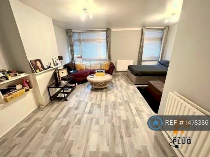 1 Bedroom Flat To Rent In Rye Hill Park, London, SE15