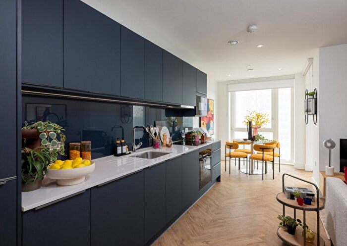 1 Bedroom Studio To Rent In Upper East, Bow, E3