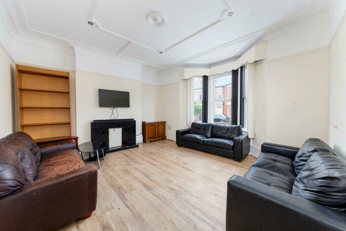 7 Bedroom House To Rent In Queens Road, Jesmond, Newcastle Upon Tyne, NE2