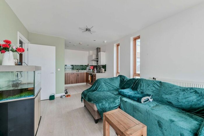 1 Bedroom Flat To Rent In Capworth Street, London, Leyton, London, E10