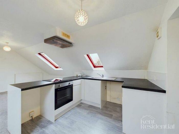 1 Bedroom Flat To Rent In Rose Jolly Court, Gillingham Road, Gillingham, ME7