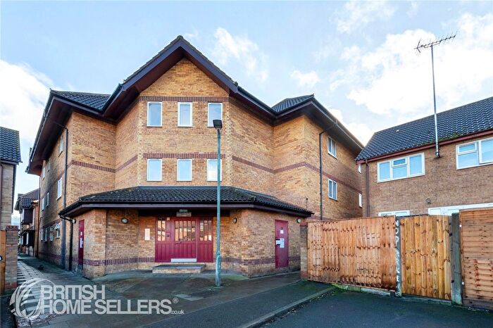 2 Bedroom Flat For Sale In Columbus Square, Erith, DA8