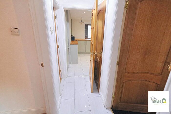 2 Bedroom Detached Bungalow For Sale In Fielden Close, Milton, Stoke-On-Trent, ST6