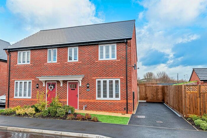 3 Bedroom Semi-Detached House To Rent In Witton Lake, Great Sankey, Warrington, Cheshire, WA5