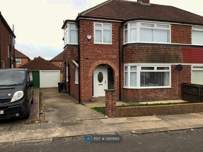 3 Bedroom Semi-Detached House To Rent In Romanby Gardens, Middlesbrough TS5