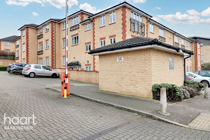2 Bedroom Flat For Sale In Stoneleigh Road, Clayhall, IG5